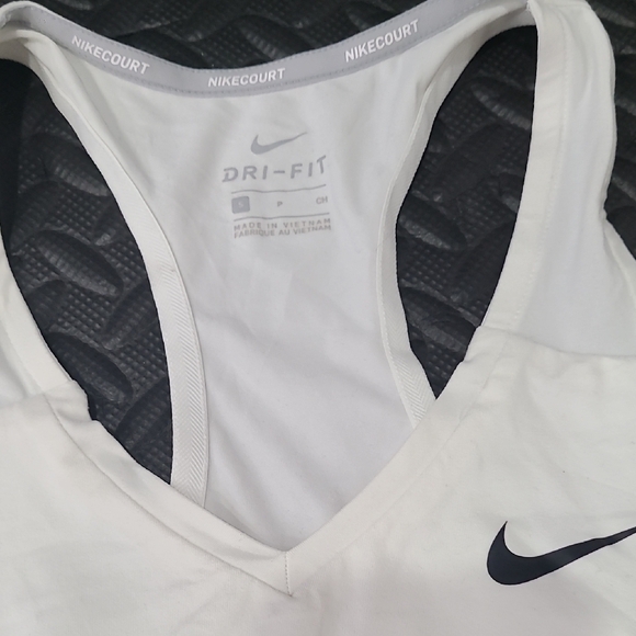 Bundle The North Face And Nike Women's White and Gray Tank Tops - Picture 3 of 8
